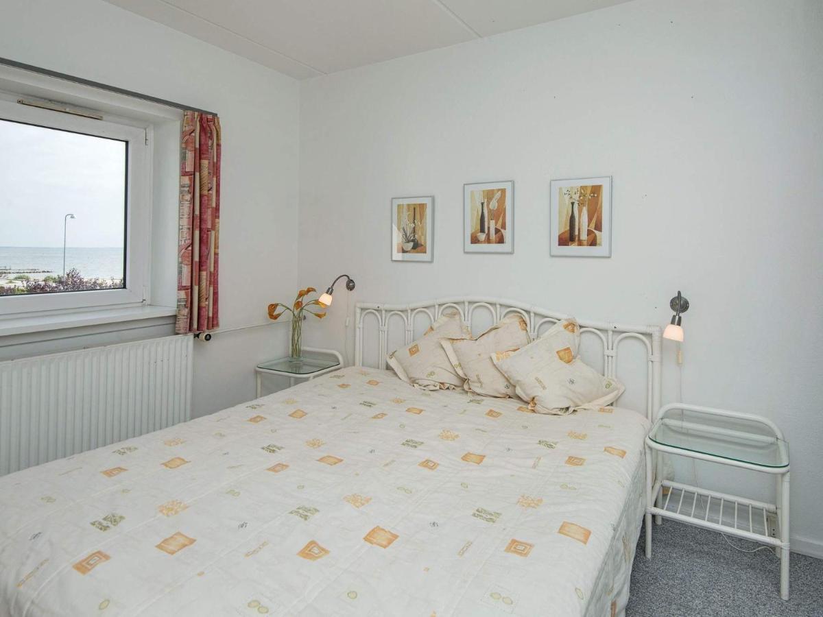 6 Person Holiday Home On A Holiday Park In Hejls Екстериор снимка